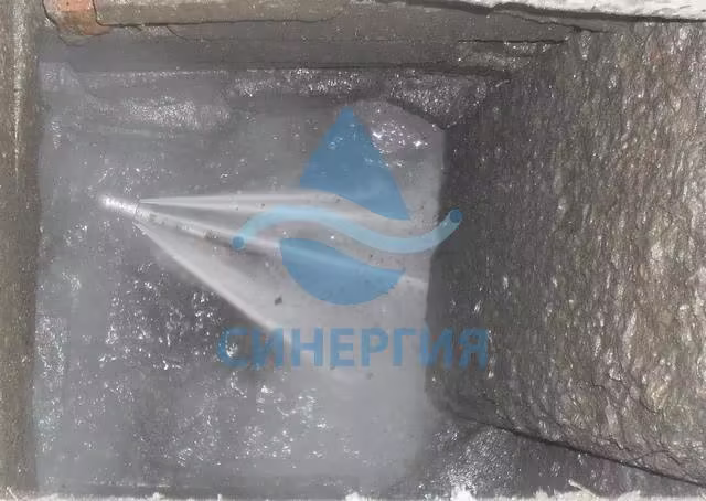 До промывки: крупный песок в воде, насос заклинило